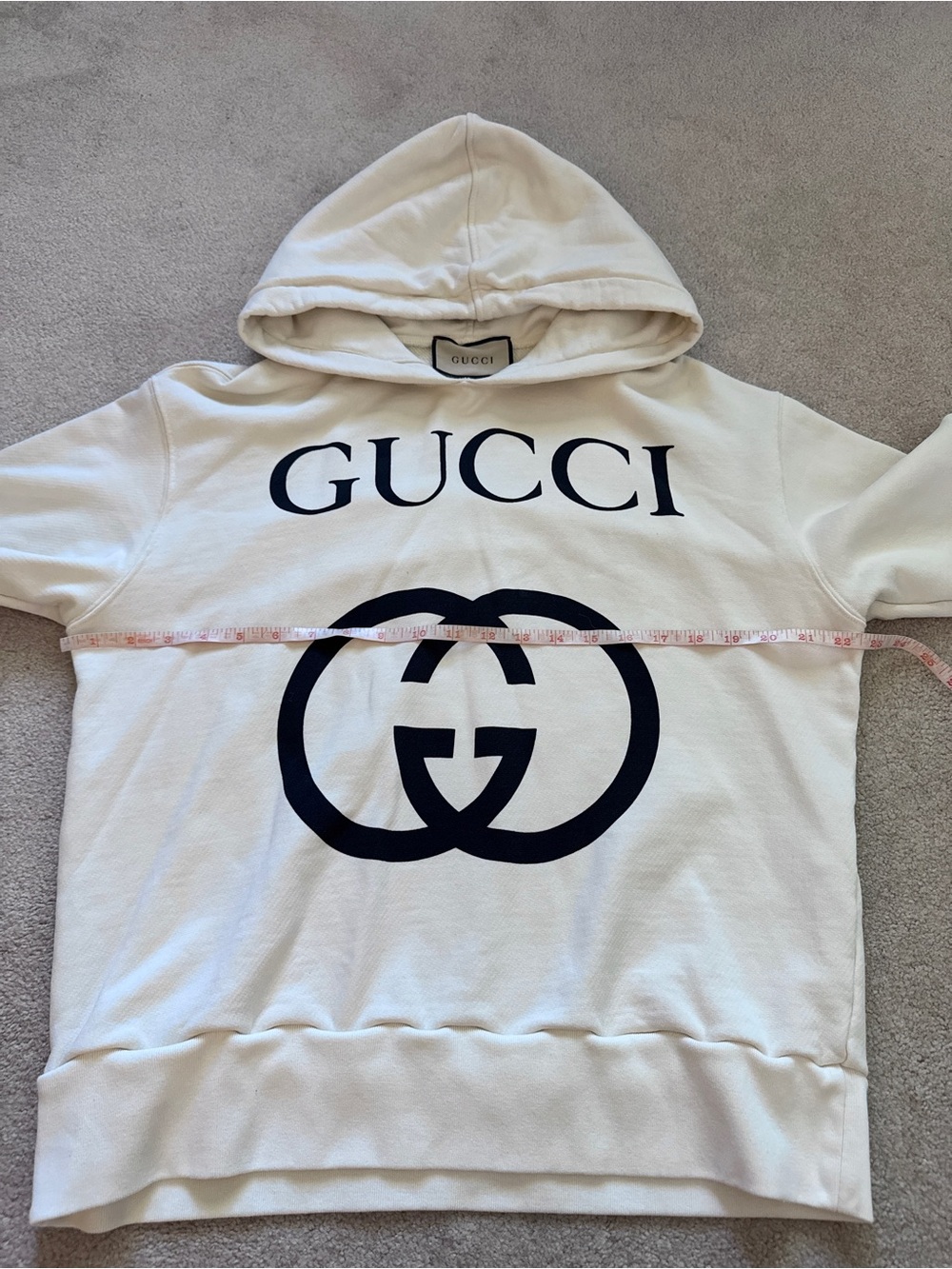 Gucci White Hoodie with Gucci and its logo on the front - Picture 3 of 10